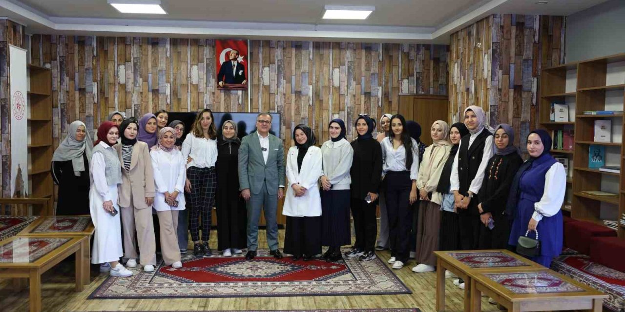 Başkan Özdoğan Tügva’lı Gençlerle