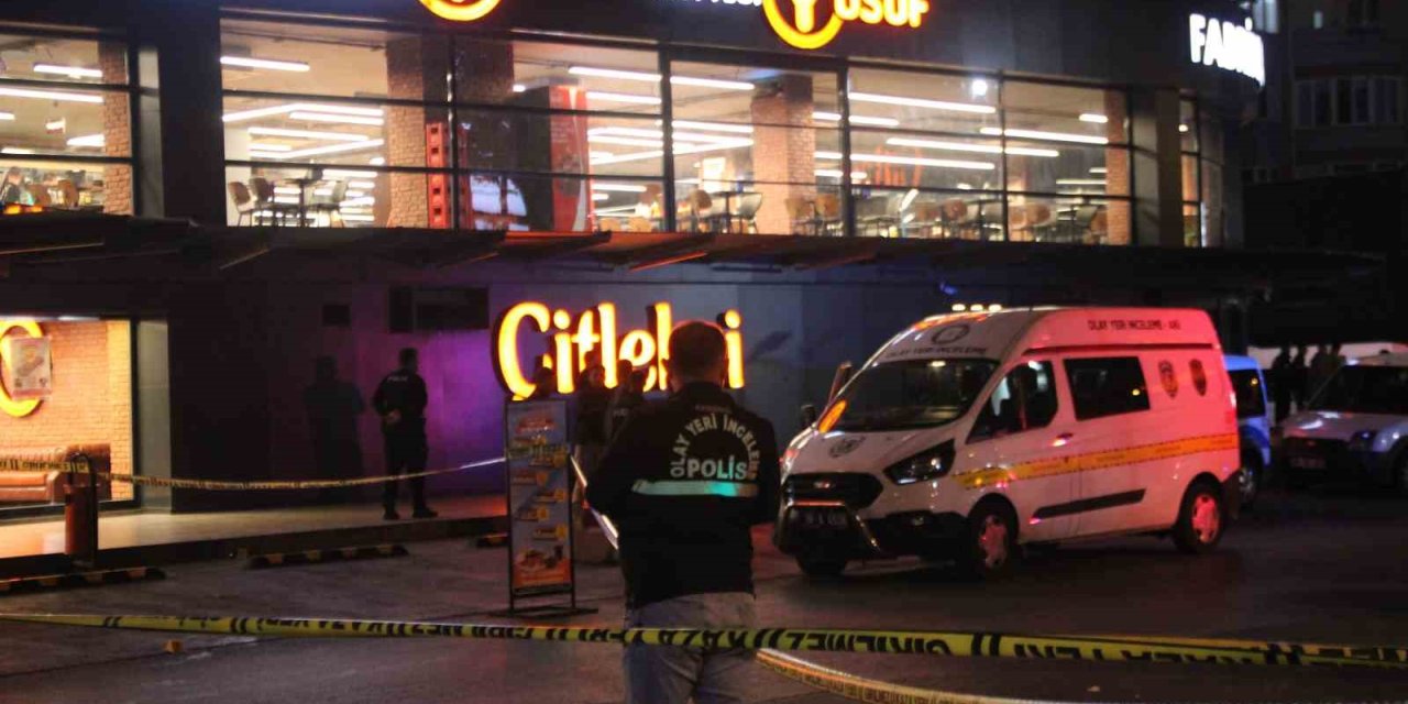 Yan Bakma Kavgasında Öldürülen Genç Toprağa Verildi