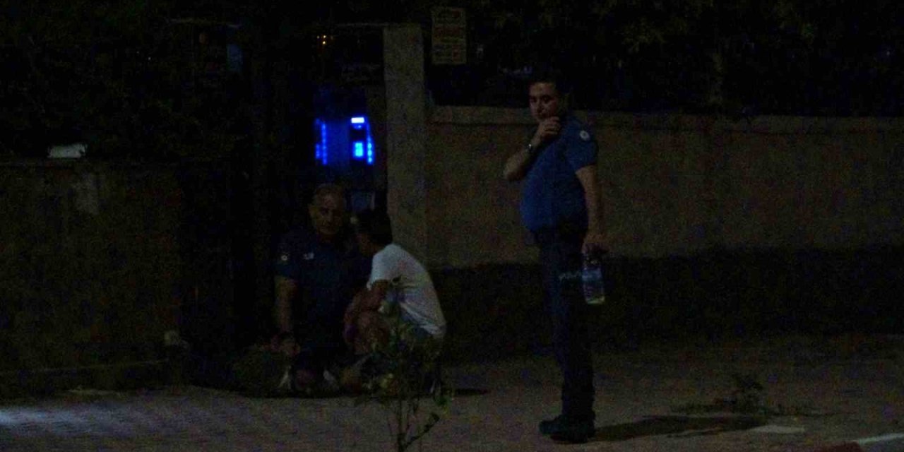 Benzin Dolu Şişe İle Kendisini Ve Ailesinin İçinde Bulunduğu Evi Yakmak İstedi