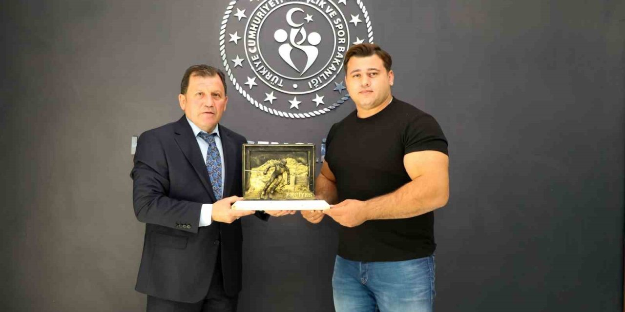 Şampiyon Güreşçilerden Kayseri’ye Ziyaret