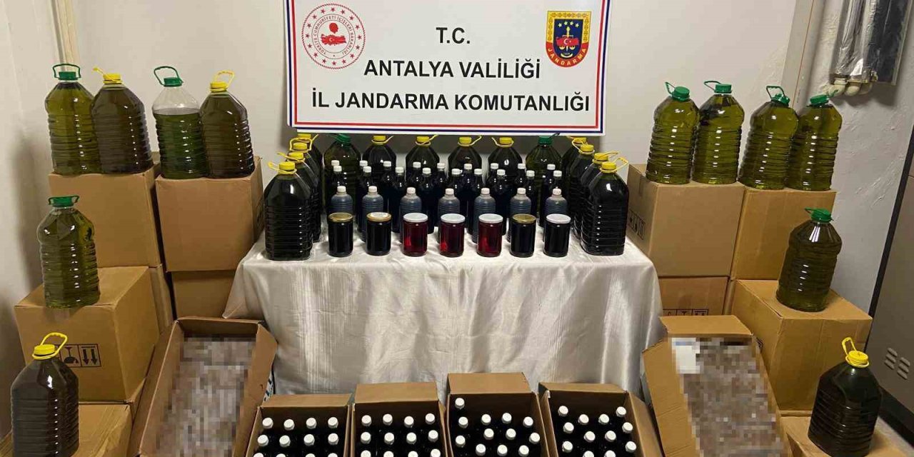 Antalya’da Yüzlerce Litre Sahte Zeytinyağı Ve Nar Ekşisi Ele Geçirildi