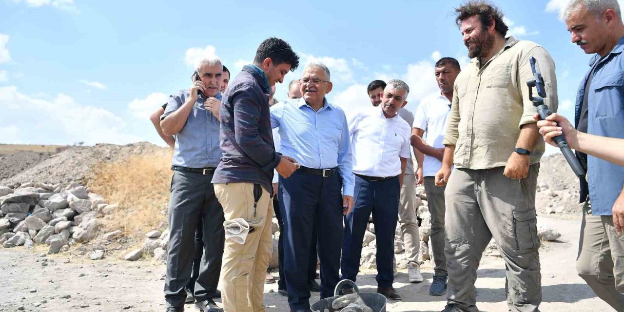 Başkan Büyükkılıç’tan Dünyanın İlgisini Çekecek Mozaik Kazı Çalışmalarına Yakın Takip