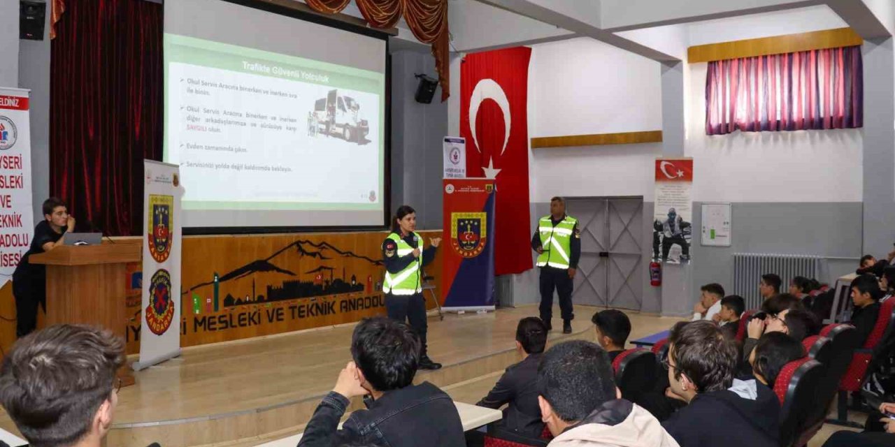 Jandarma’dan Öğrencilere ’uygulamalı Trafik Güvenliği Eğitimi’