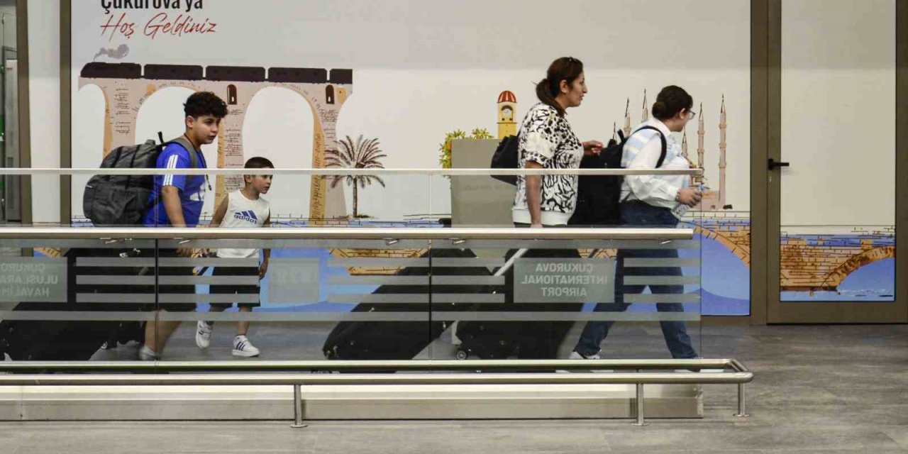 Lübnan’dan Ayrılan Türk Vatandaşlarını Taşıyan Uçak Mersin’e Ulaştı