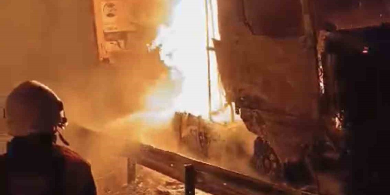 Tarsus’ta Tır Yangını