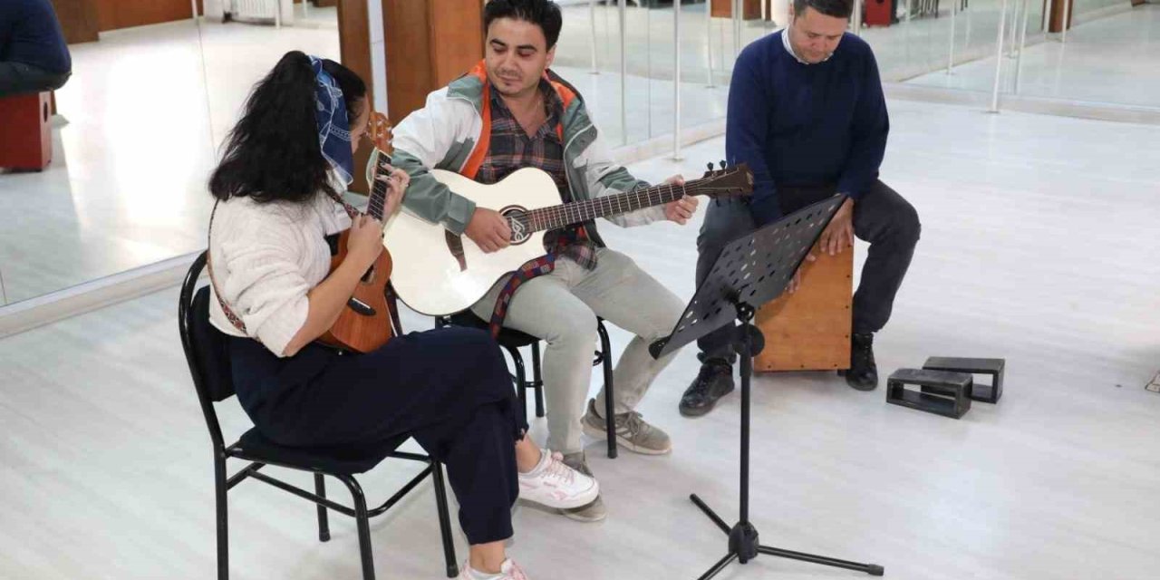 Odunpazarı’nda Sokak Müzisyenleri Seçildi