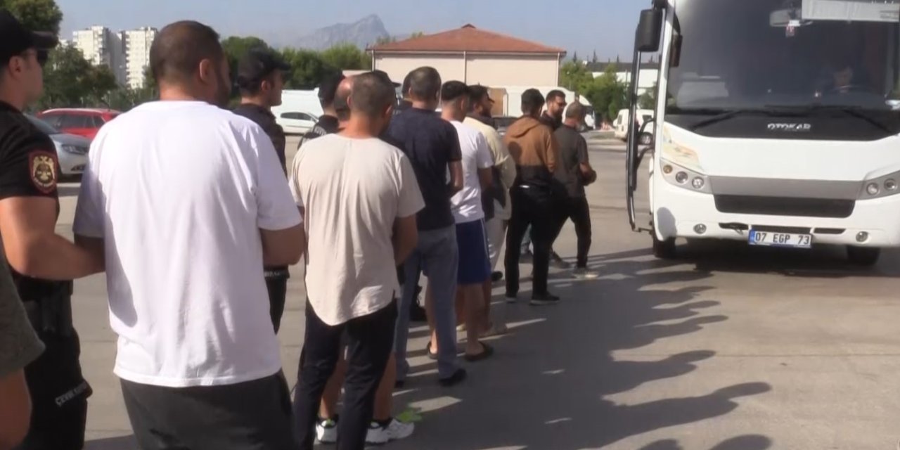 Antalya’da Son 1 Haftada 490 Aranan Şahıs Yakalandı