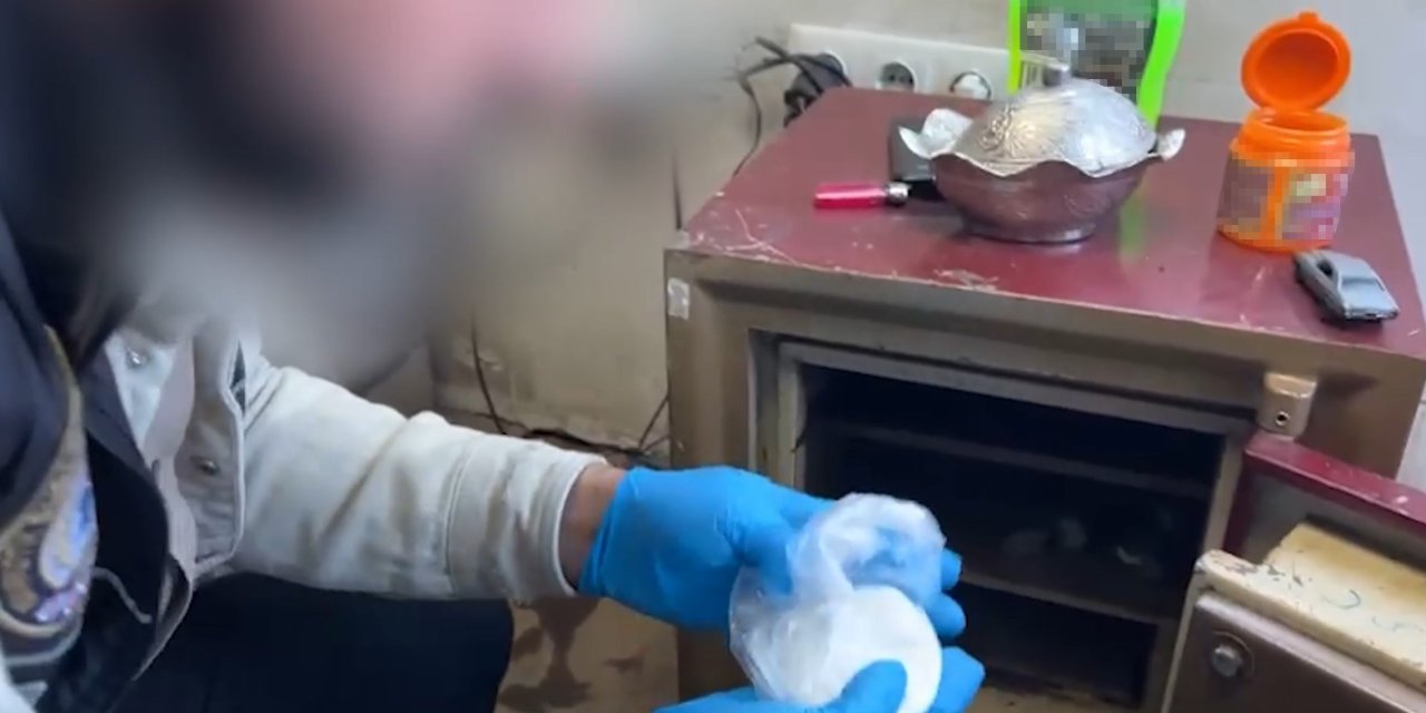 Çelik Kasada Para Yerine Uyuşturucu Saklamışlar