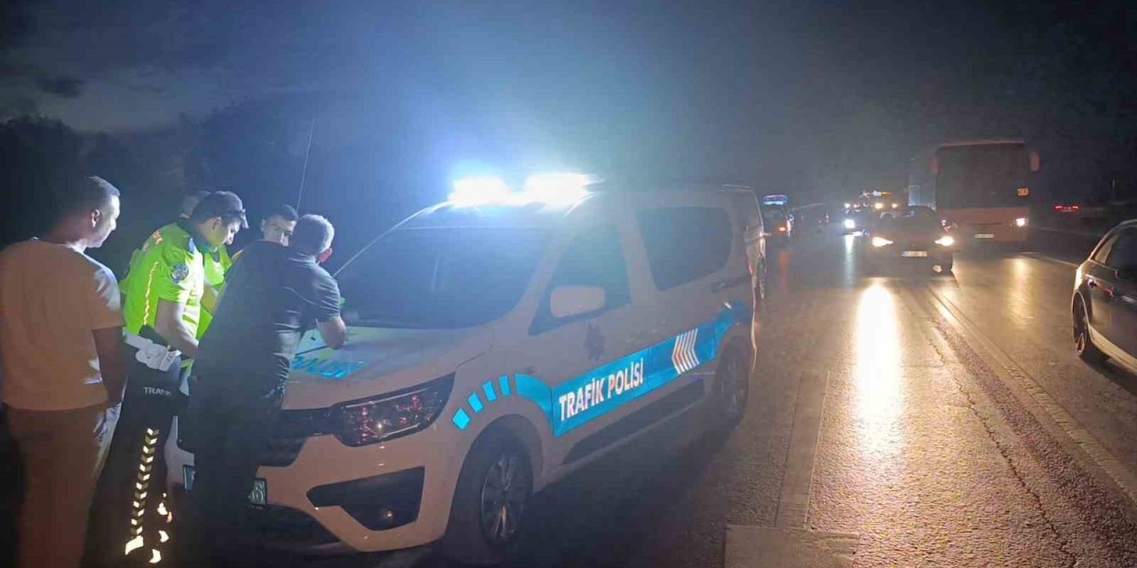 Hafif Ticari Araç İle Motosiklet Çarpıştı: 1 Ağır Yaralı