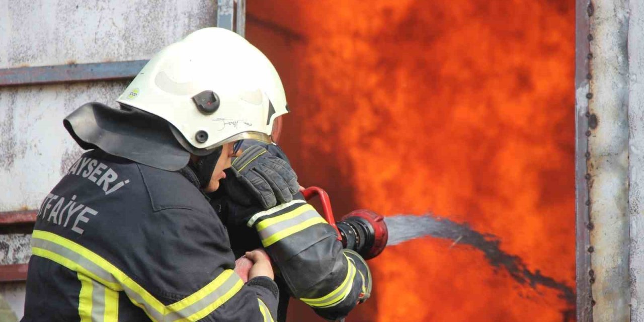 Büyükşehir İtfaiyesi’nden 1 Ayda Toplam Bin 150 Olaya Müdahale