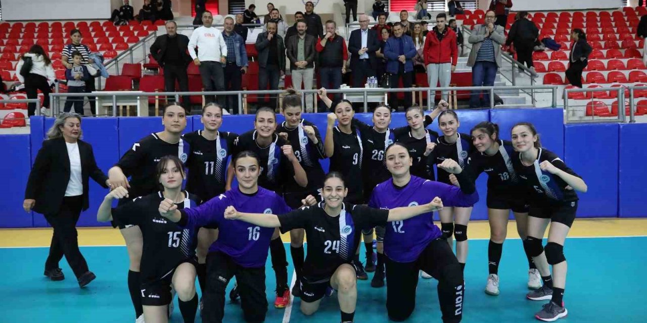 Odunpazarı Gsk Kadın Hentbol Takımı, Tekirdağ Cte’yi Yenerek Seriyi 4 Maça Çıkardı