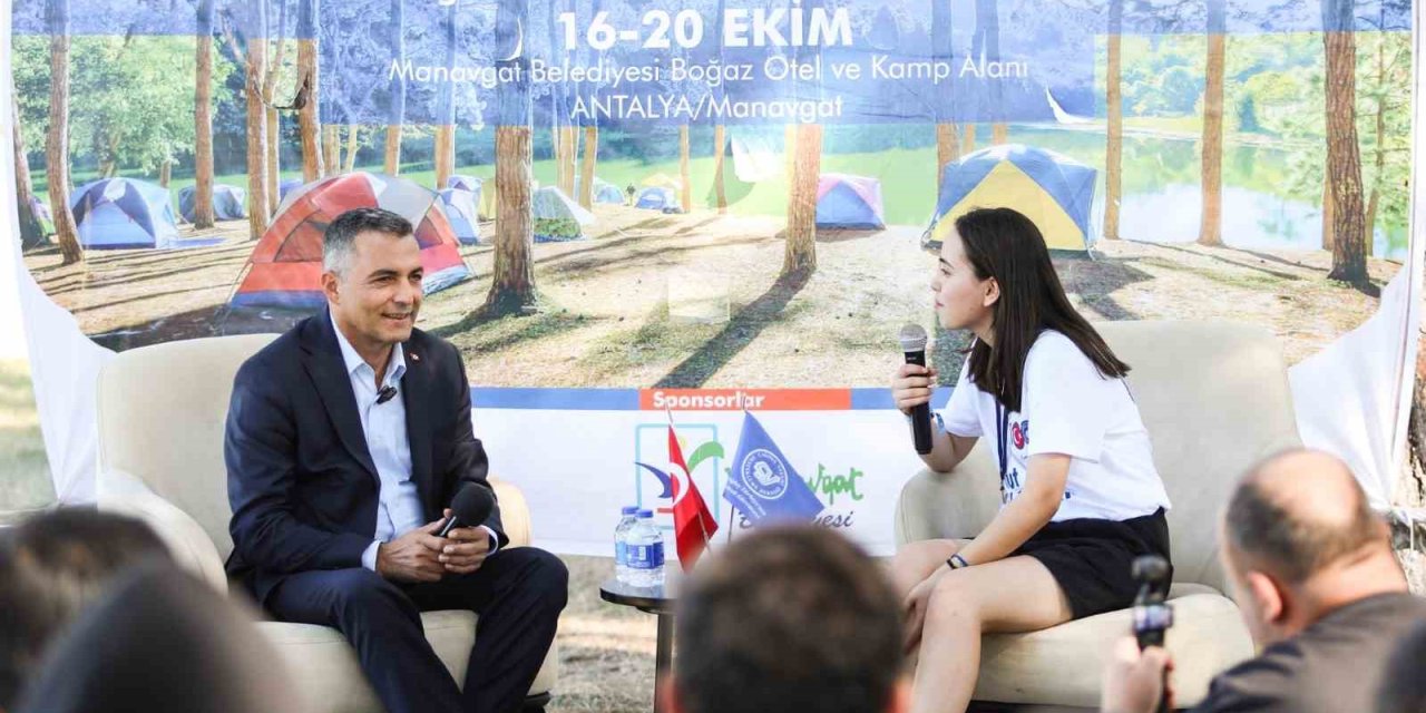 Başkan Kara Yaz Kampında Gençlerle Buluştu