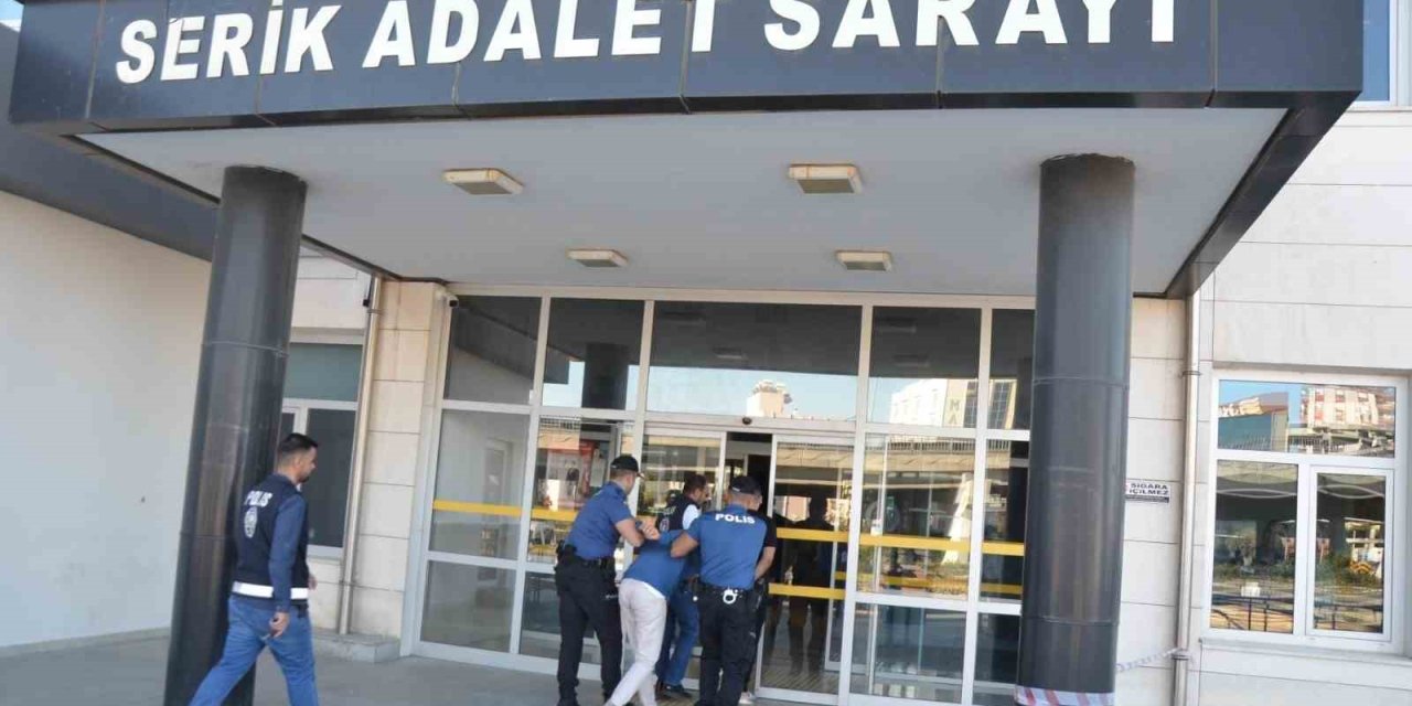 Servis Aracı Bekleyenleri Kurşun Yağmuruna Tutan 3 Şüpheliden 2’si Tutuklandı