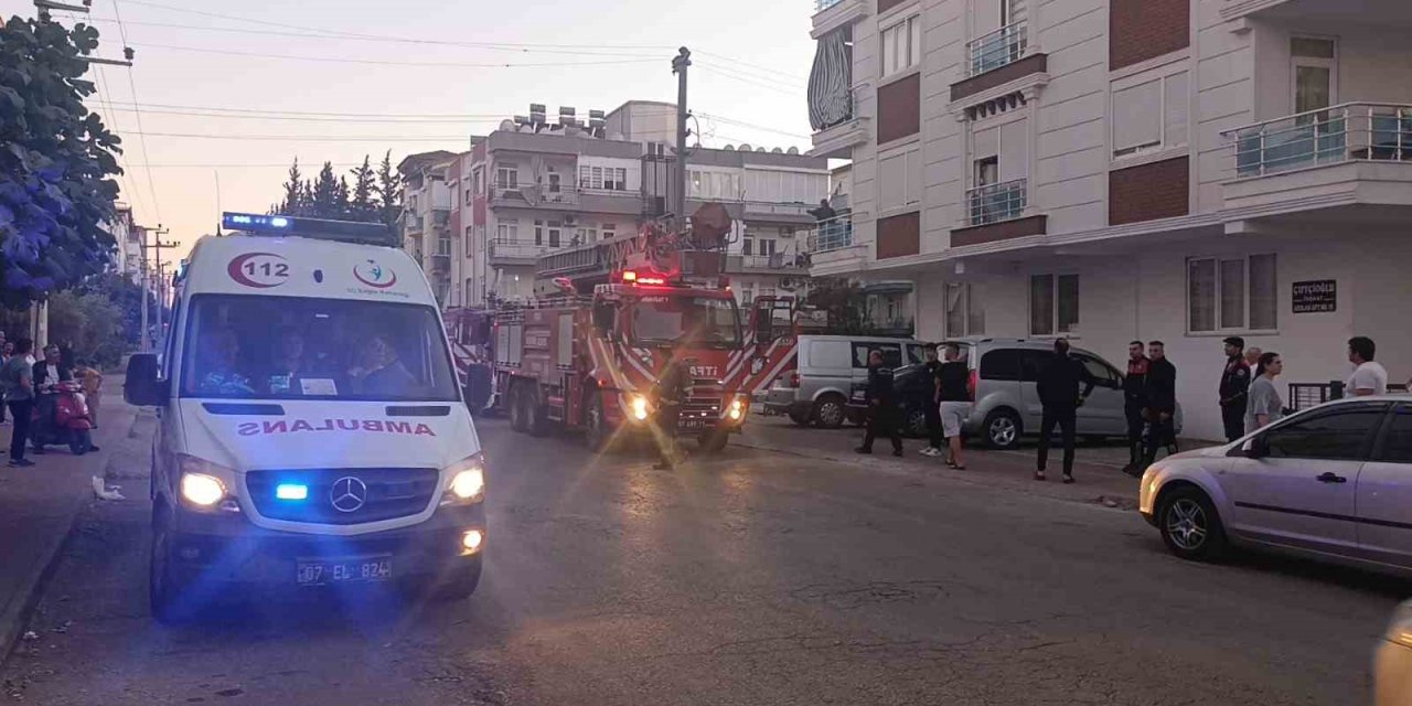 Sigara İzmaritinden Çıkan Yangın Ekipleri Alarma Geçirdi