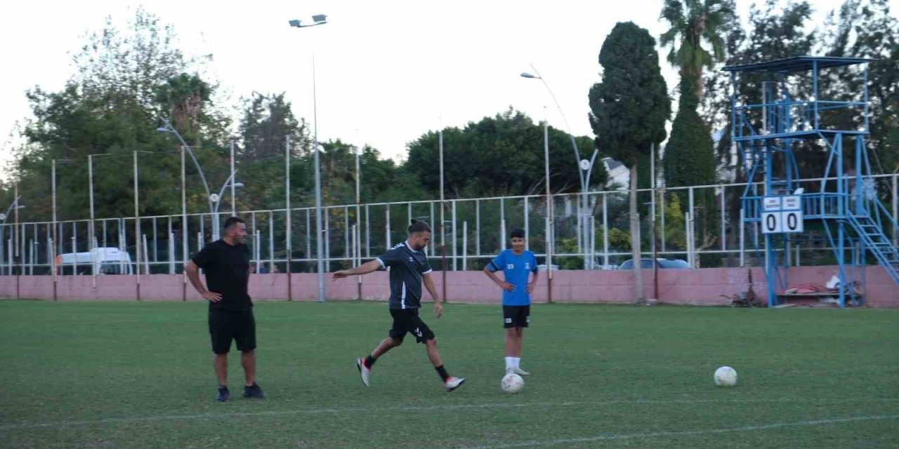 Belediye Personeli Dostluk Maçıyla Hem Eğlendi Hem Stres Attı