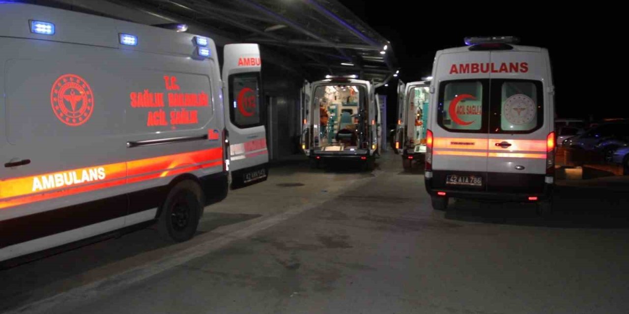 Tarım İşçisi Kadınları Taşıyan Traktörün Römorku Devrildi: 5 Yaralı