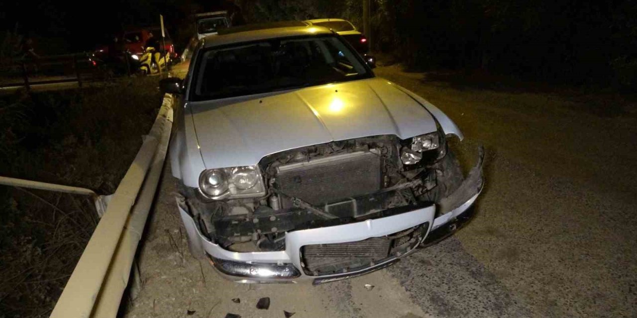 14 Yaşındaki Çocuğun Kullandığı Otomobil Motosikletle Çarpıştı: 4 Yaralı