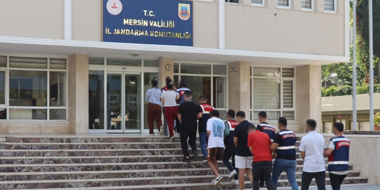 Mersin’de Sahte İlan Dolandırıcıları Yakalandı