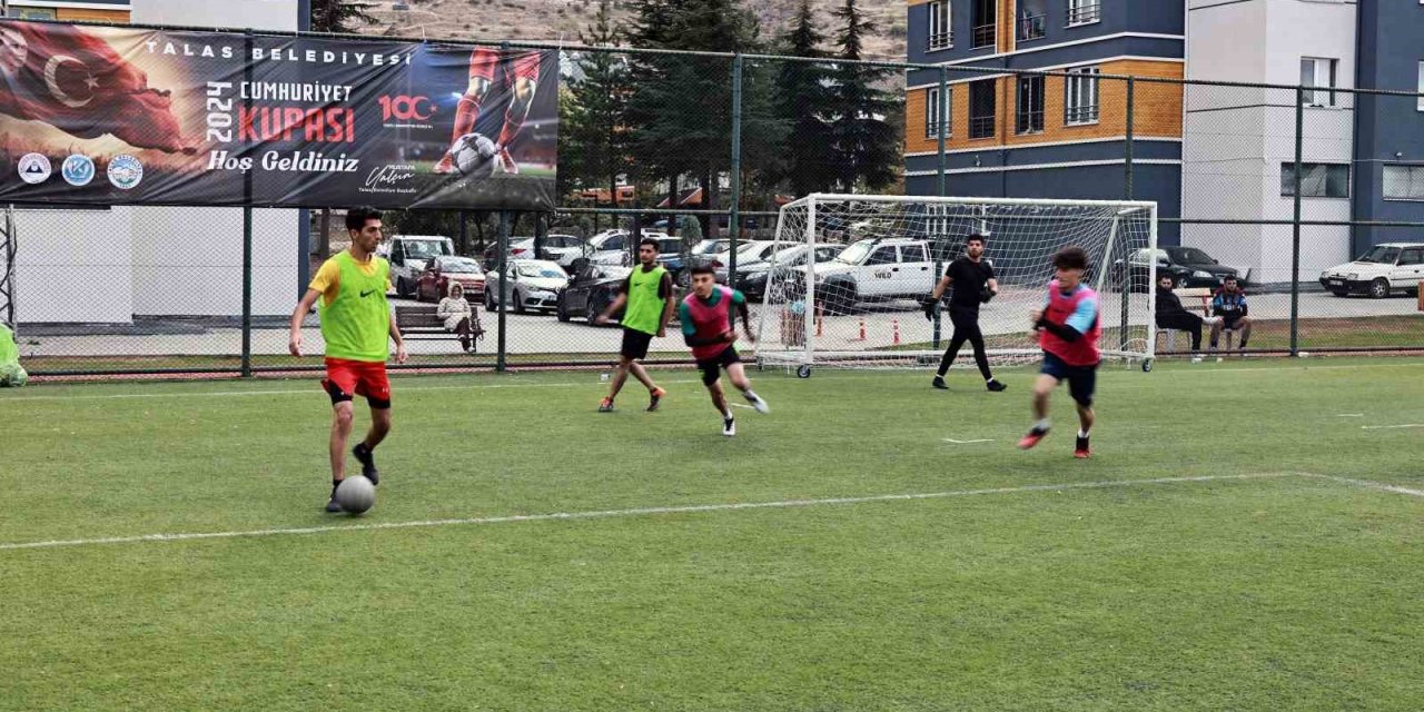 Talas’ın Cumhuriyet Kupası’nda Final Yürüyüşü