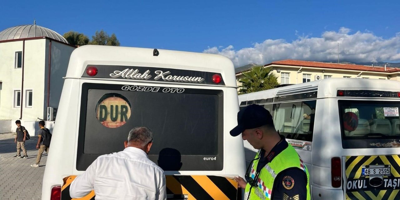 Antalya’da Okul Servis Araçlarına Denetim