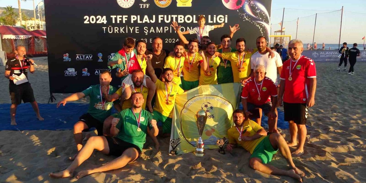 Alanya’da Plaj Futbol Finalinde Şampiyon Gümüldürspor