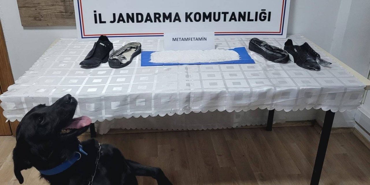 Ayakkabıya Gizlenmiş 1 Kilo Uyuşturucu Bulundu