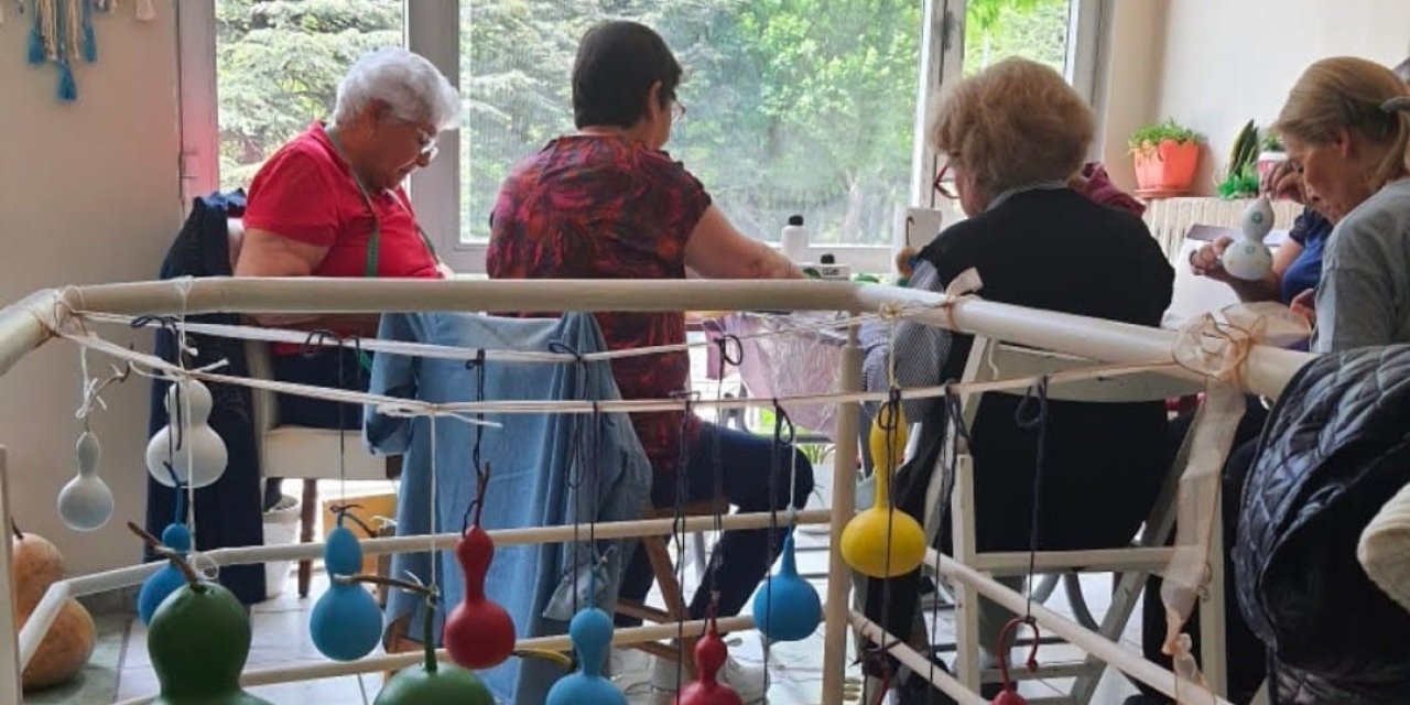 Özel Bireylerin Anneleri Ve Gönüllülerinden ‘su Kabakları’ İle Çalışmaları