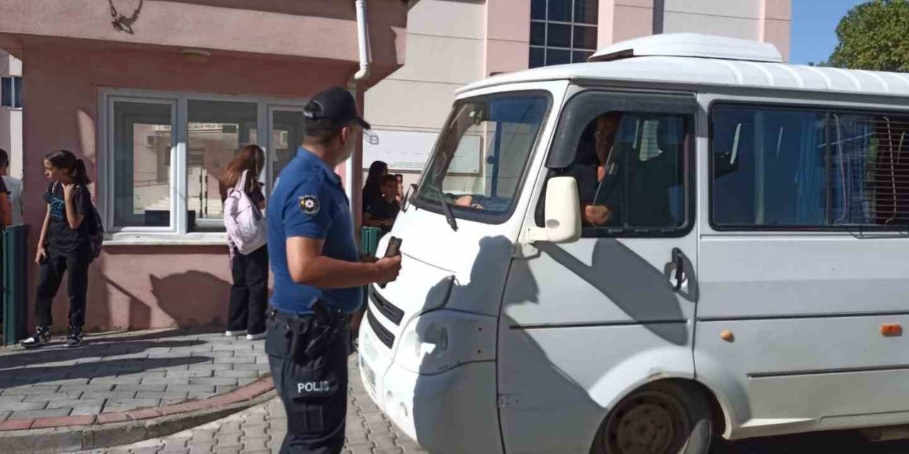 Jandarma Ve Polis Ekipleri Okul Servislerini Denetledi