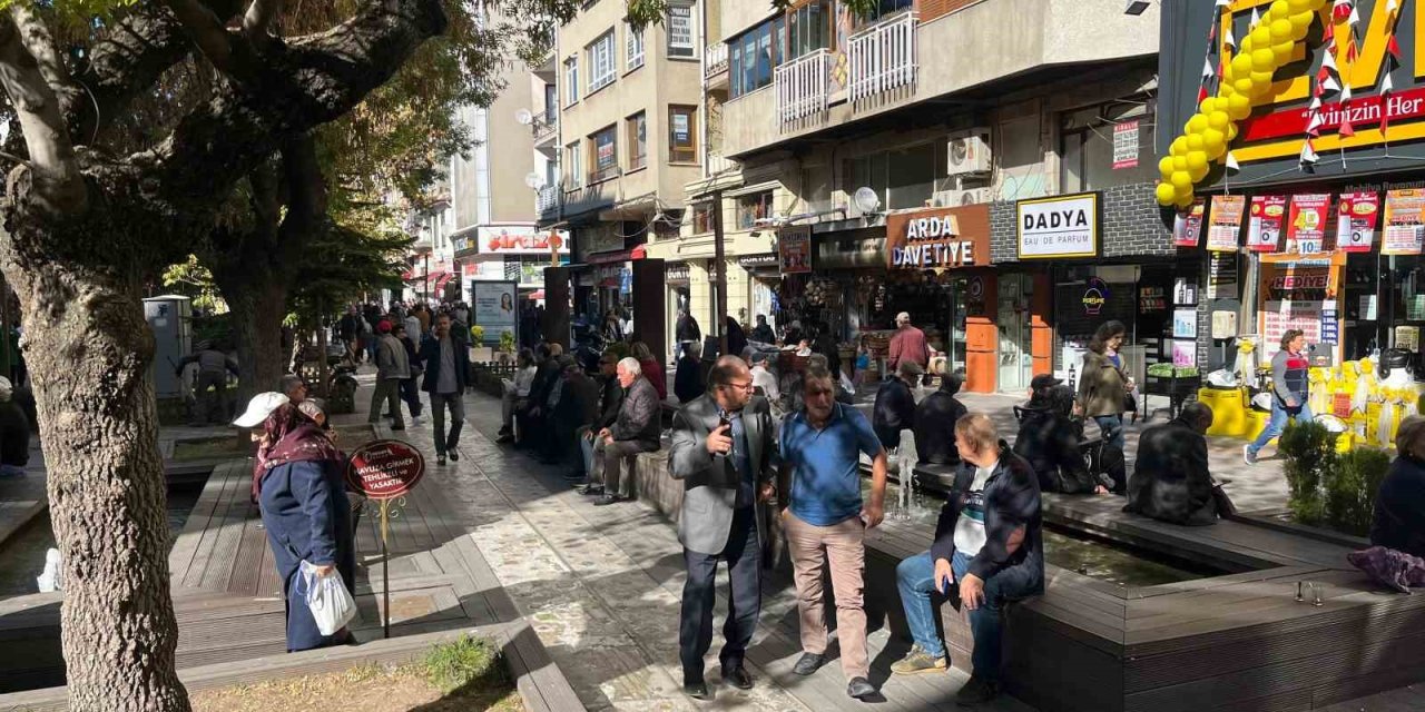 Vatandaşlar Sıcak Havanın Tadını Çıkarttı