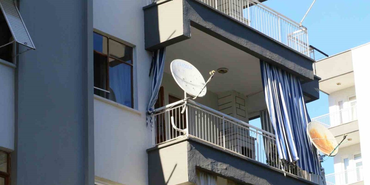 Ulaşamadığı Babasını Evinde Ölü Olarak Buldu