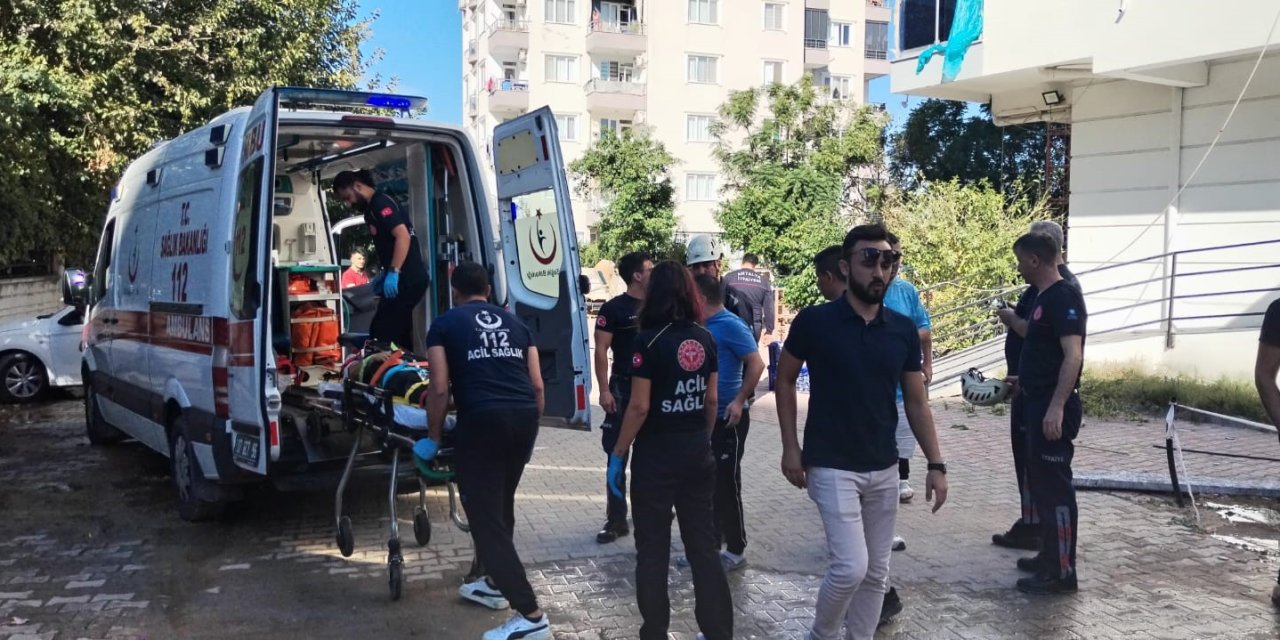 Antalya’da İnşaat İskelesi Çöktü: 2 İşçi Yaralandı