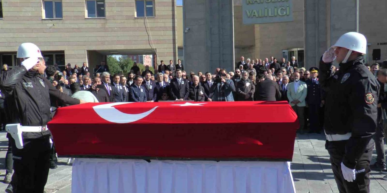 Vefat Eden Eski Bakan İçin Kayseri’de Tören Düzenlendi