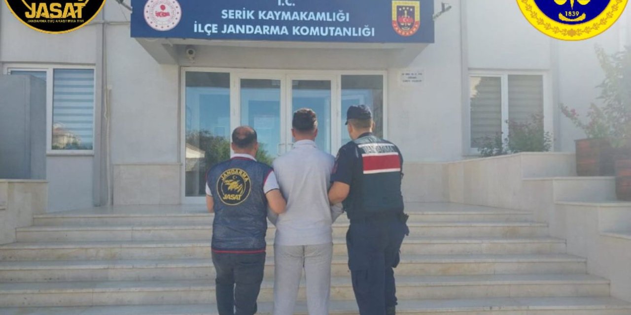Antalya’da Jandarma 215 Aranan Şahsı Yakaladı