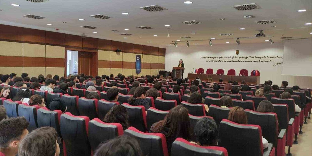 Yabancı Diller Yüksekokulu Öğrencileri, Fakülte Toplantıları Oryantasyon Programına Katıldı