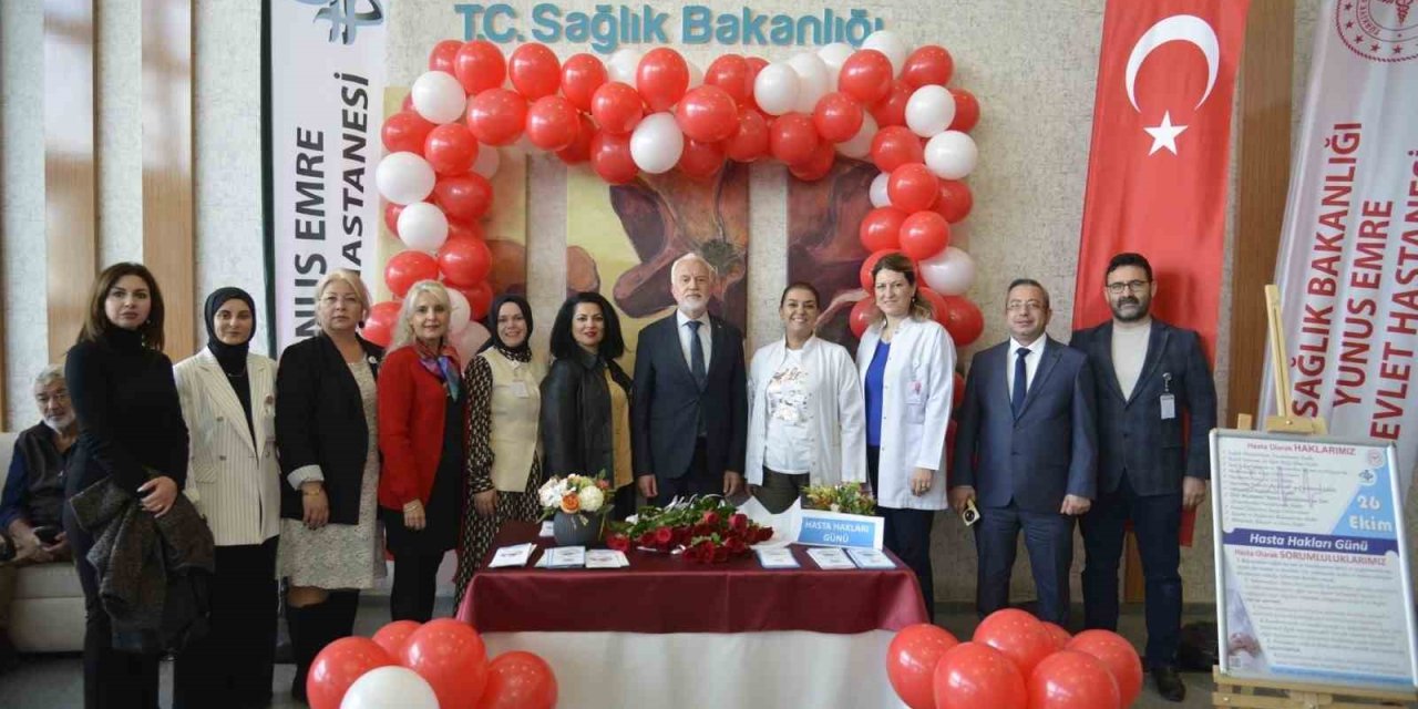 İl Sağlık Müdürü Bildirici Hasta Hakları Stantlarını Ziyaret Etti