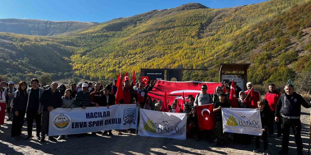 Başkan Özdoğan, Ortaseki Ormanları’nda Cumhuriyet Yürüyüşü’nde