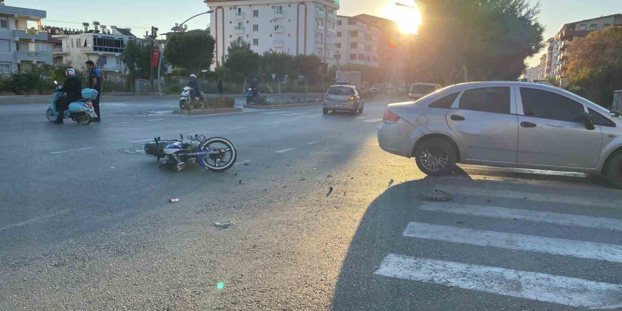 Otomobil İle Motosiklet Çarpıştı: 1 Yaralı