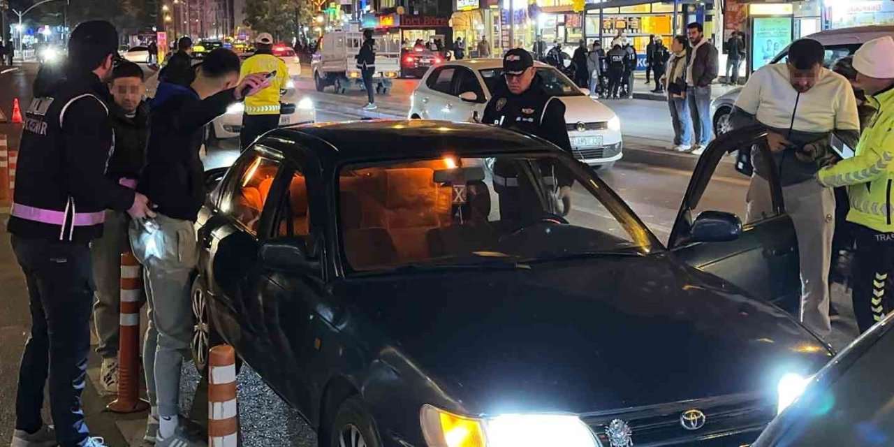 Eskişehir’de ‘narkoalan’ Uygulamasında Yüzlerce Araç Ve Kişi Denetlendi