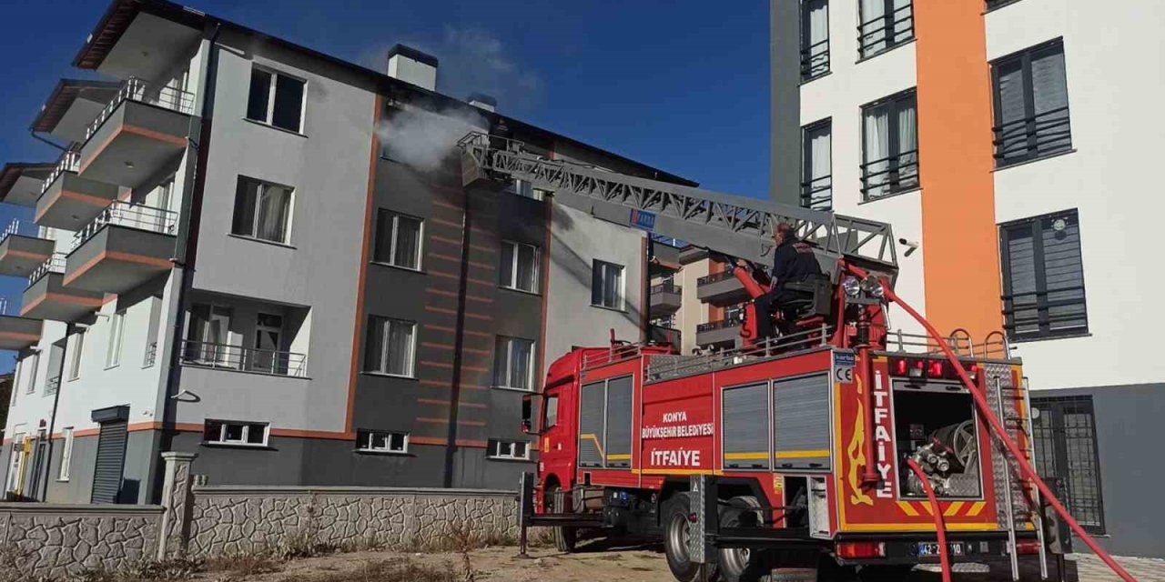 Konya’da Apartmanda Yangın Paniği