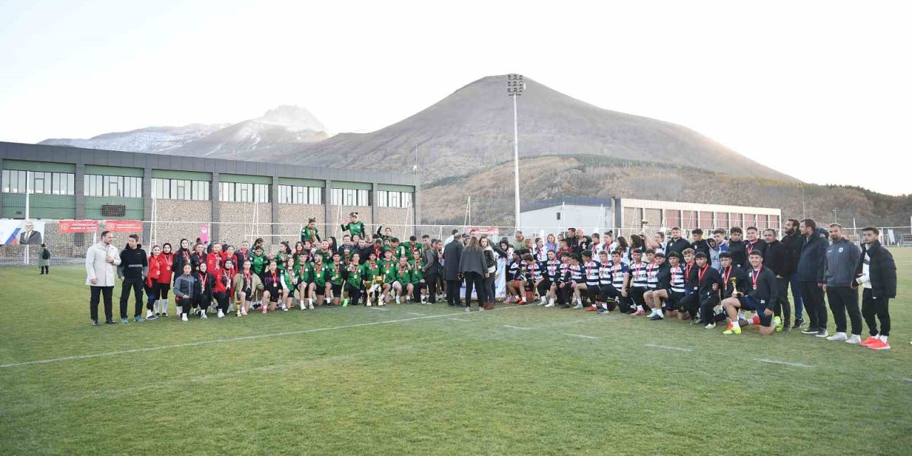 Kayseri’nin İlk Ragbi Türkiye Şampiyonası’nda Erciyes Yüksek İrtifa Kamp Merkezi Tam Not Aldı