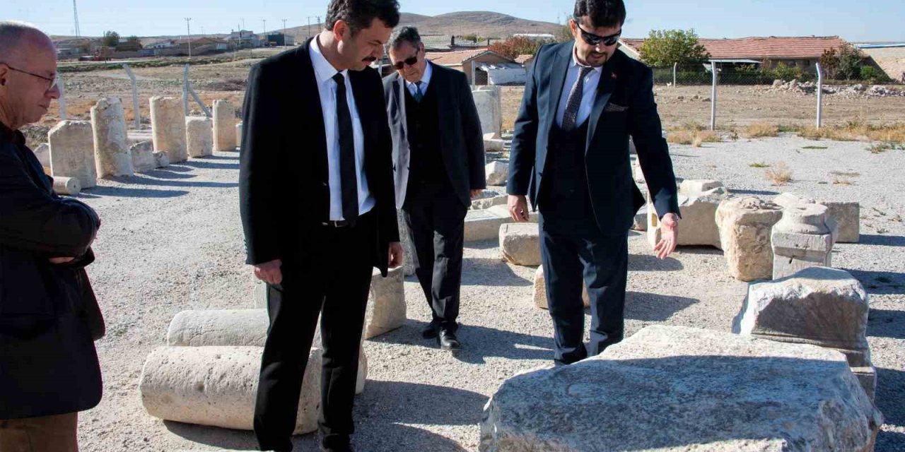 Rektör Yılmaz: "savatra Antik Kentindeki Çalışmalar Önemli"