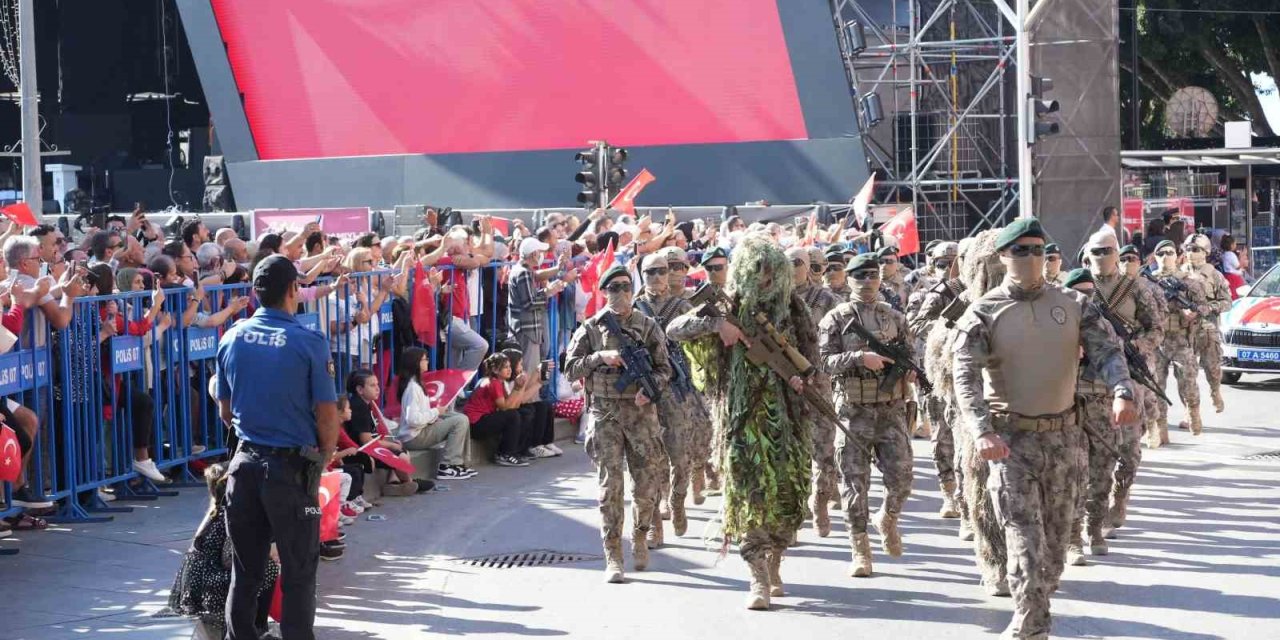 Antalya’da Cumhuriyet Coşkusu