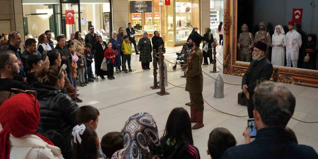 Avm Bir Anda Milli Kahramanlarla Doldu, 29 Ekim Anlam Kazandı