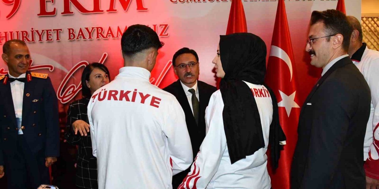 Kayseri’de ‘cumhuriyet Resepsiyonu’ Düzenlendi