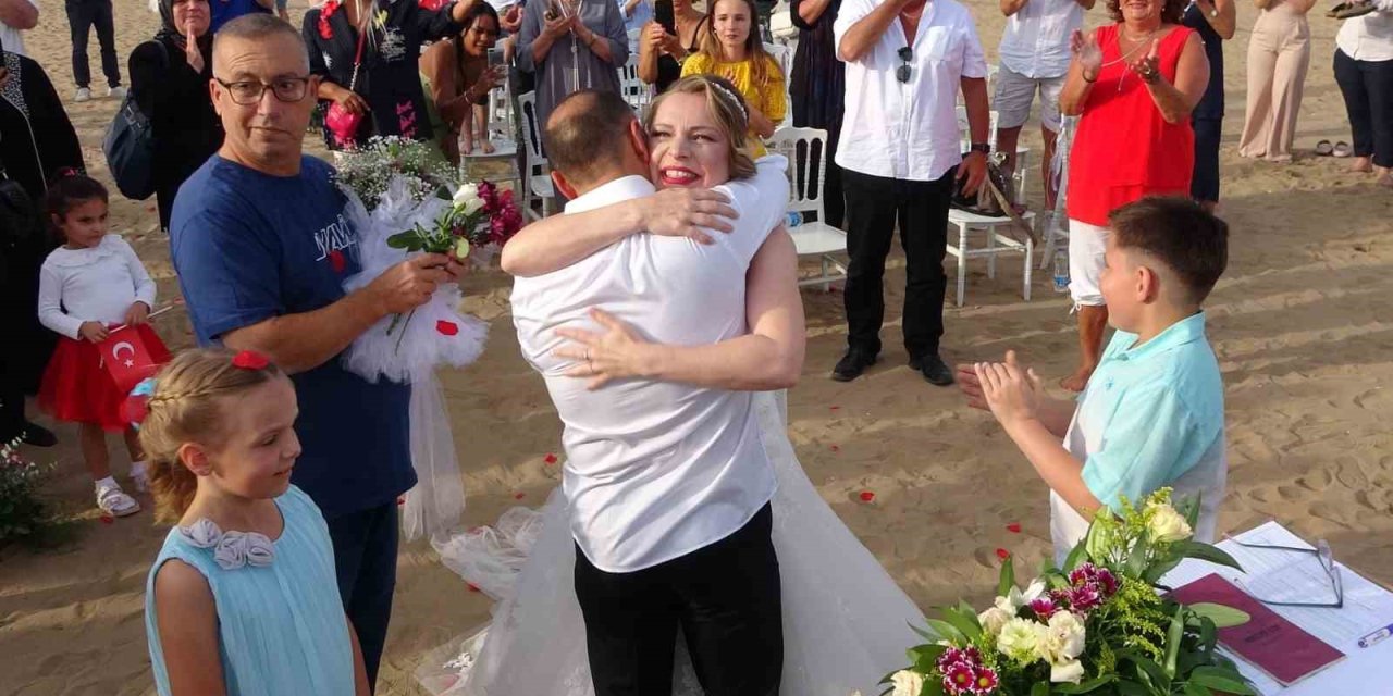 Kanseri Yenen Alman Geline Kızkalesi’nde Düğün