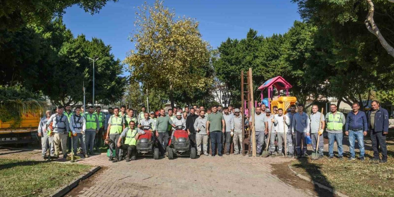 Emekleriyle Kepez’i Güzelleştiriyorlar