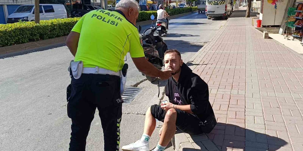 Yaralanan Motosiklet Sürücüsü Hastaneye Gitmeyi Kabul Etmedi