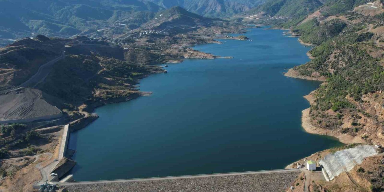 Kıbrıs’ın Suyunu Karşılayan Baraj Binlerce Dekar Tarım Arazisine De Can Suyu Oldu