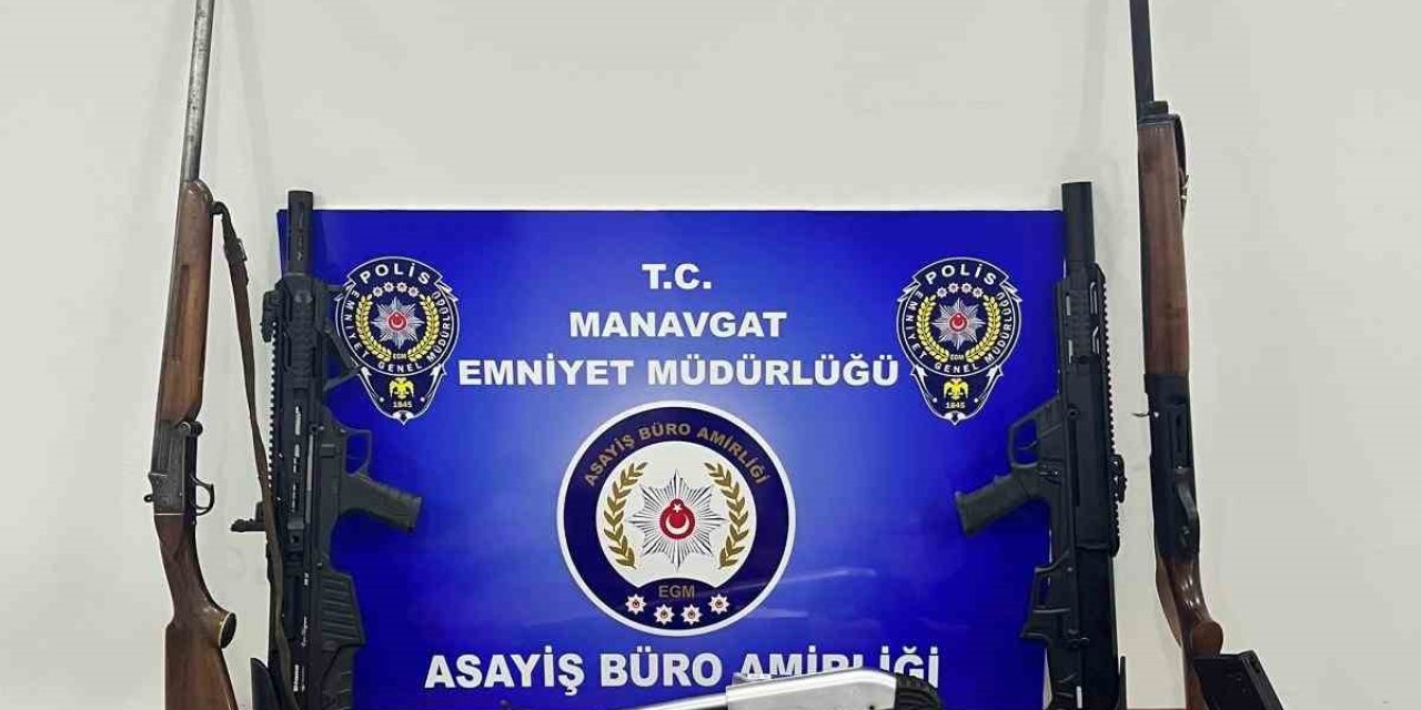 Antalya’da 18 Adrese Uyuşturucu Operasyonu: 2 Gözaltı