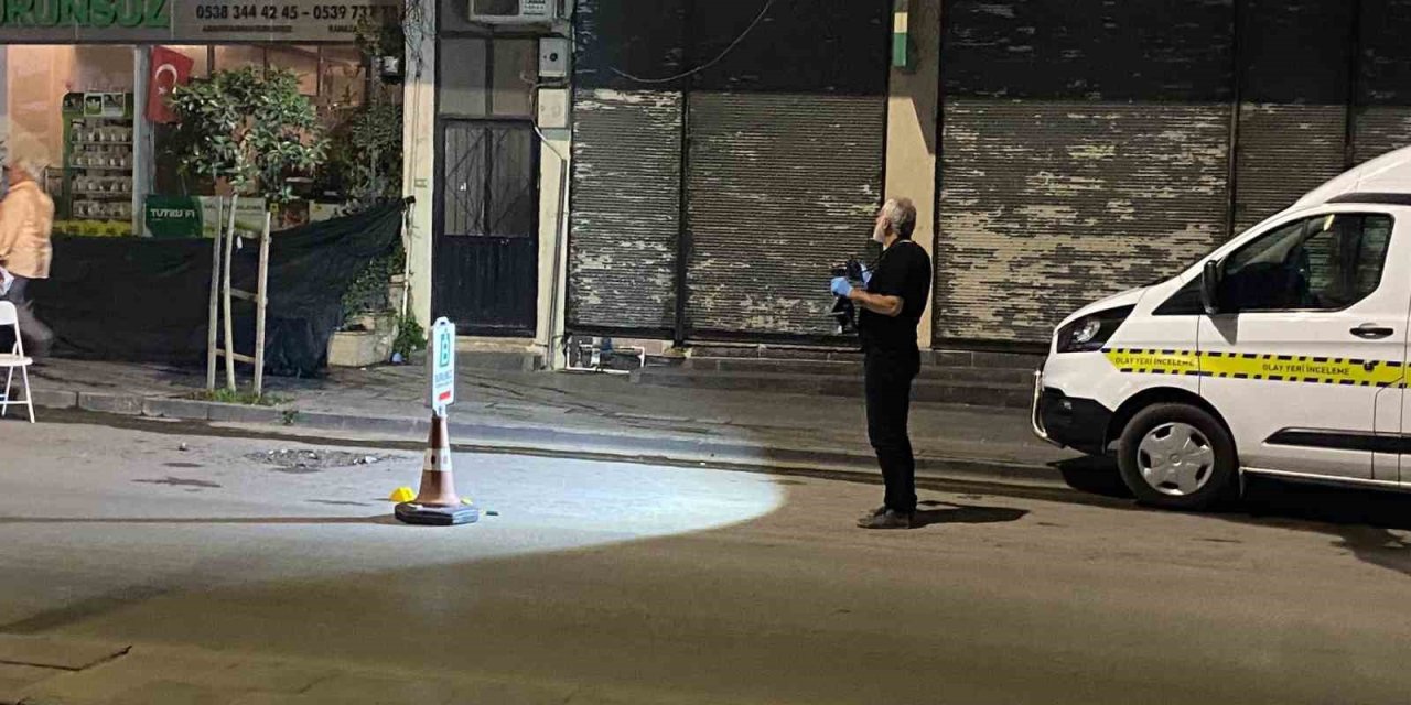 Motosikletle Geldiler, İş Yerini Kurşunlayıp Kaçtılar: O Anlar Kamerada